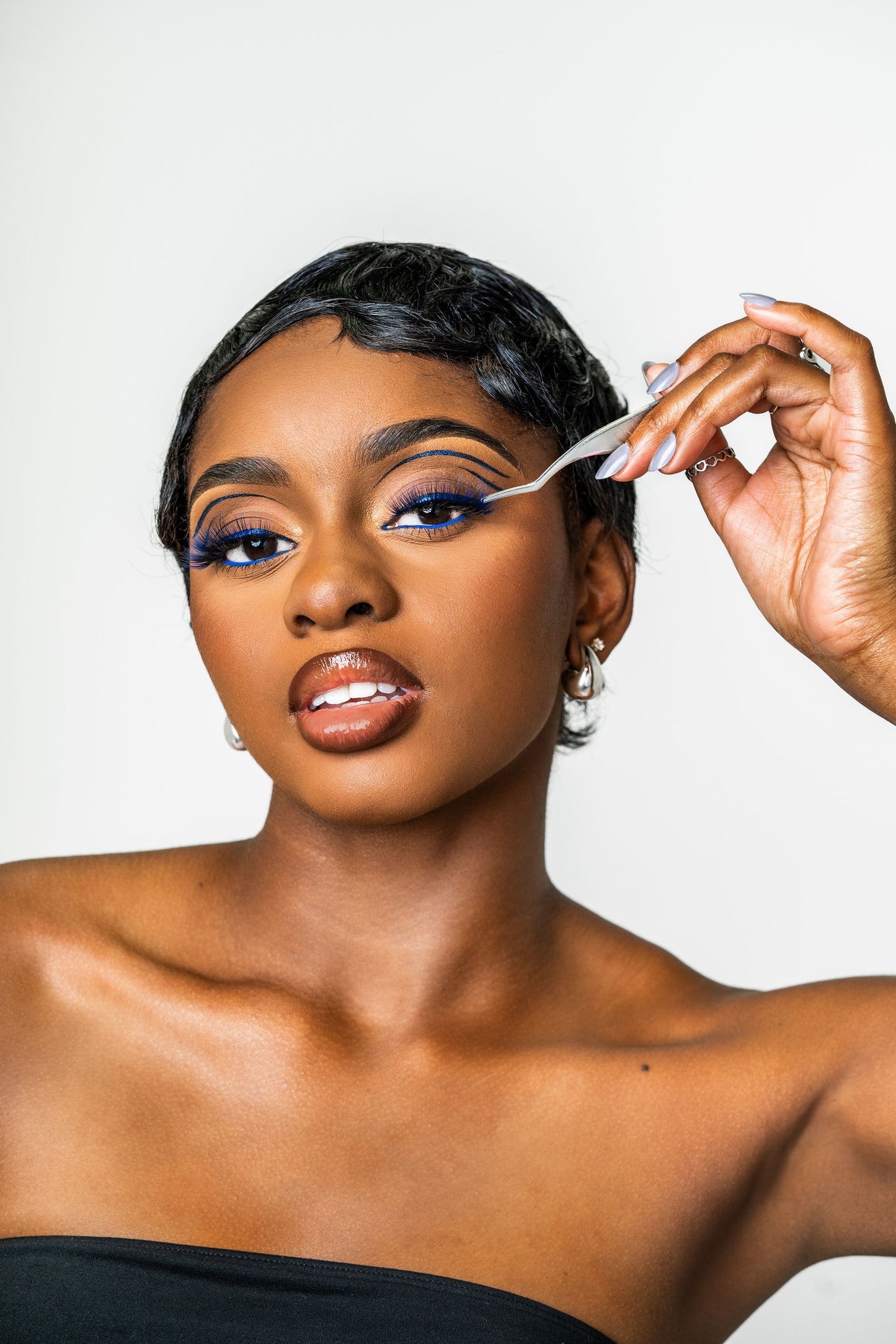 BAHIRA Color Craze “Neptune” Vegan Friendly Blue Sombré Lash, Bold Color with a Soft Ombre Transition, Lightweight and Comfortable, Designed for an All-Day Reusable Wear