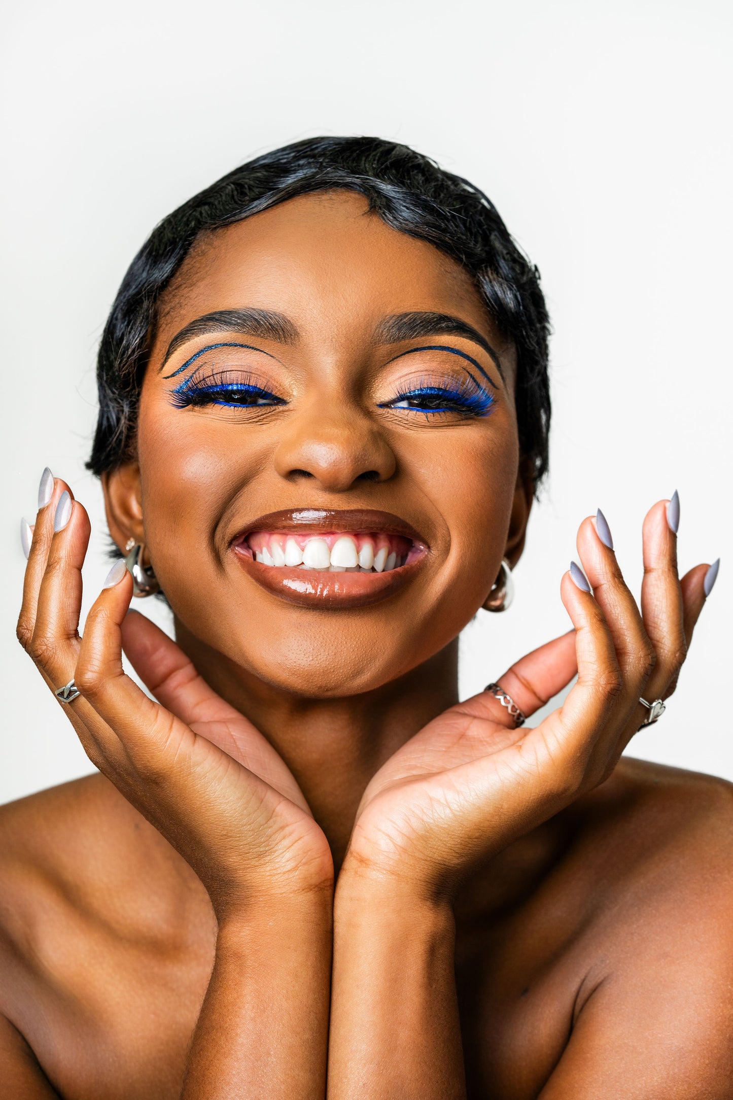 BAHIRA Color Craze “Neptune” Vegan Friendly Blue Sombré Lash, Bold Color with a Soft Ombre Transition, Lightweight and Comfortable, Designed for an All-Day Reusable Wear