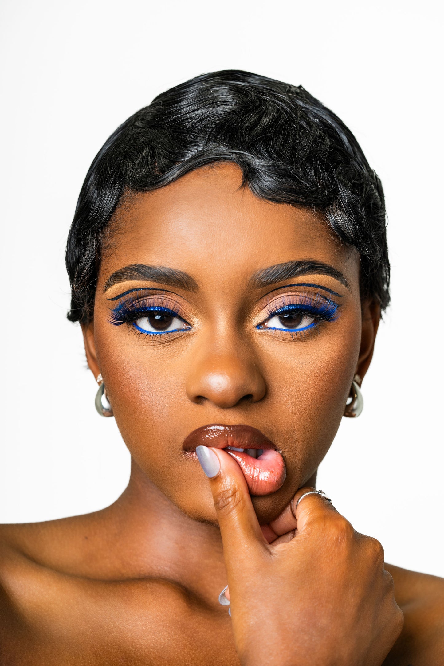 BAHIRA Color Craze “Neptune” Vegan Friendly Blue Sombré Lash, Bold Color with a Soft Ombre Transition, Lightweight and Comfortable, Designed for an All-Day Reusable Wear