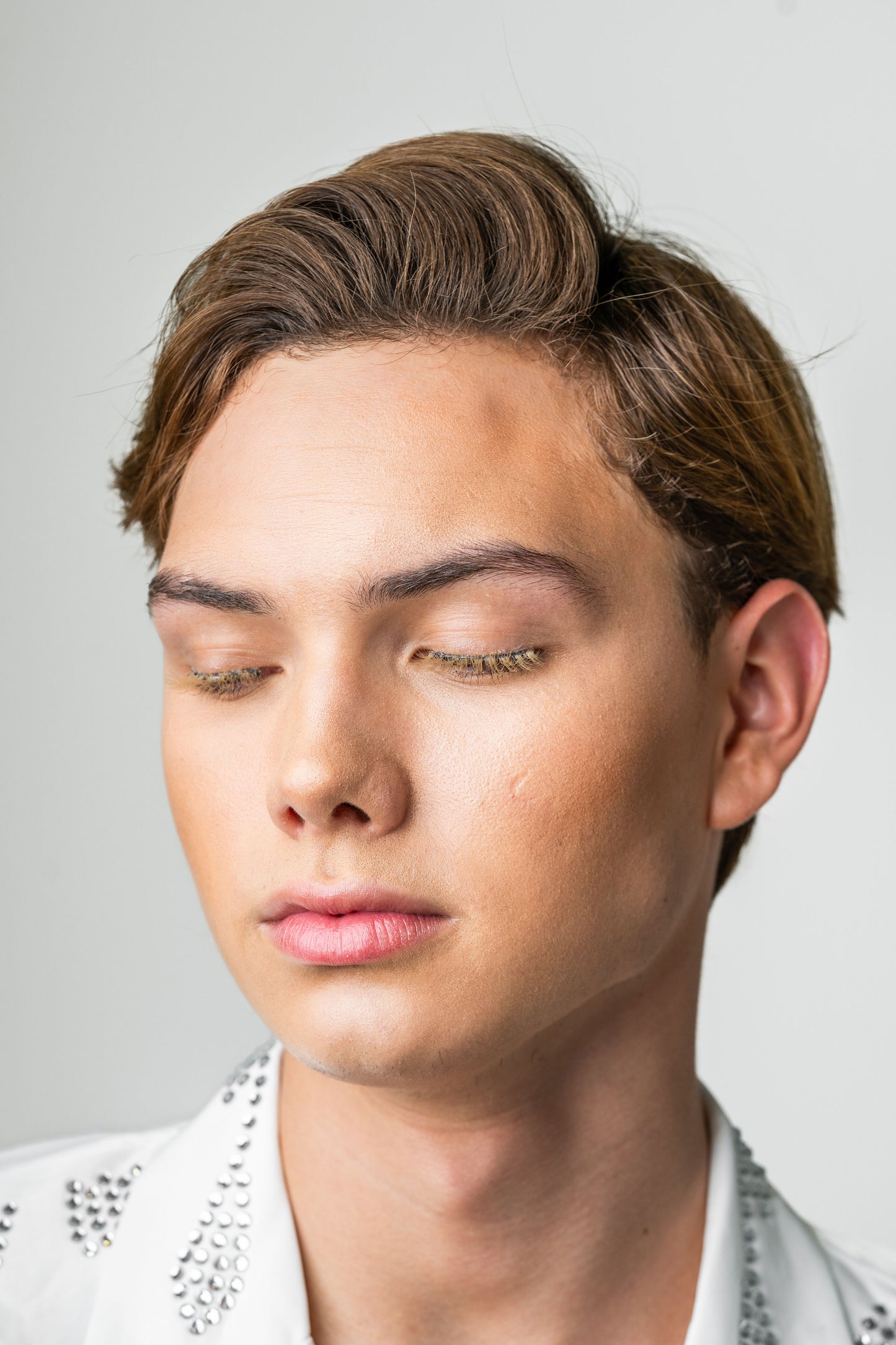 BAHIRA Color Craze “Cinnamon” Vegan Friendly Light Ash Nude Lash, Natural Enhancement with a Polished Look, Lightweight and Comfortable, Designed for an All-Day Reusable Wear
