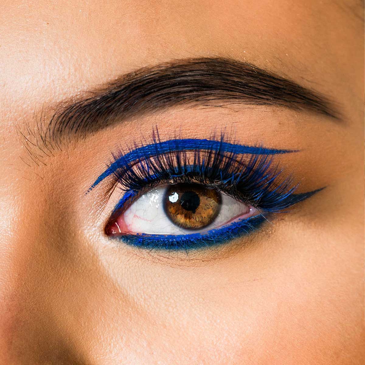 BAHIRA Color Craze “Neptune” Vegan Friendly Blue Sombré Lash, Bold Color with a Soft Ombre Transition, Lightweight and Comfortable, Designed for an All-Day Reusable Wear