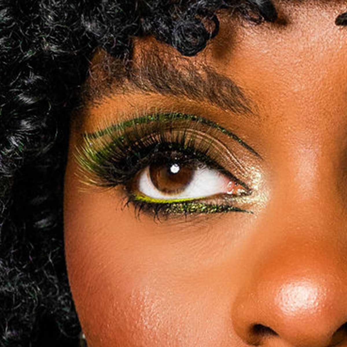 BAHIRA Color Craze “Cobra” Vegan Friendly Green Sombré Lash, Bold Color with a Soft Ombre Transition, Lightweight and Comfortable, Designed for an All-Day Reusable Wear